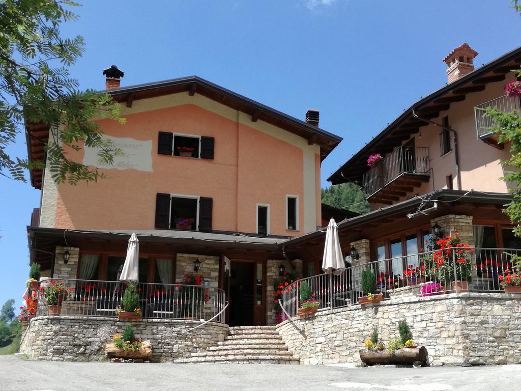 콜리오 Agriturismo Cornei Da Nadia 게스트하우스 외부 사진