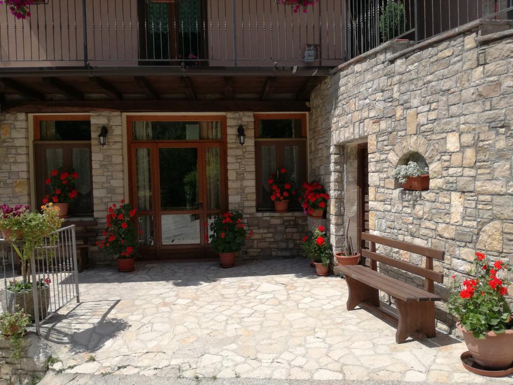 콜리오 Agriturismo Cornei Da Nadia 게스트하우스 외부 사진